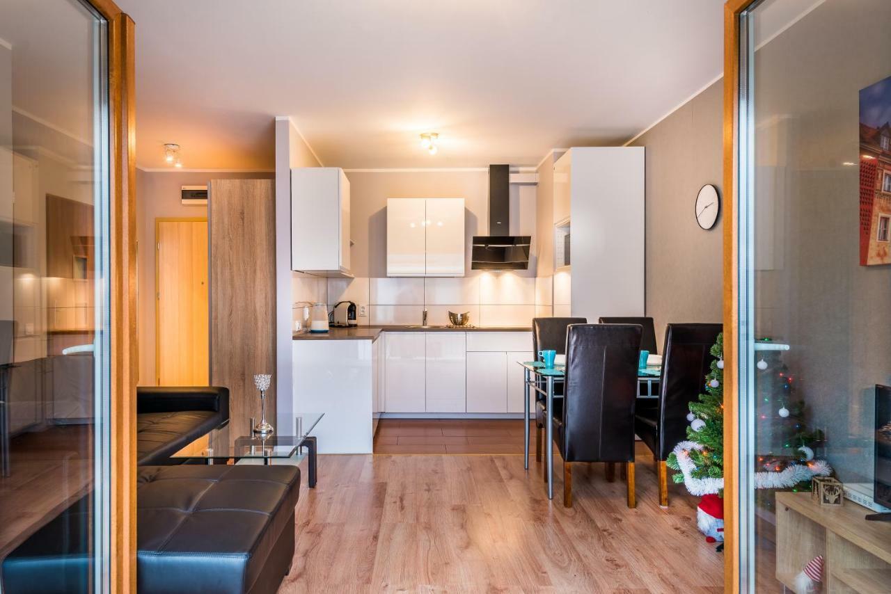 Apartament B&F Garbary Poznań Business&Family - Parking Zewnętrze zdjęcie