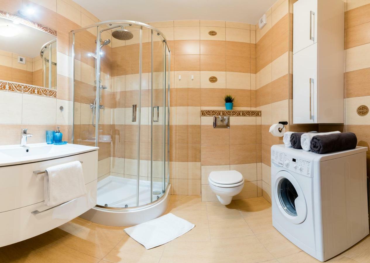 Apartament B&F Garbary Poznań Business&Family - Parking Zewnętrze zdjęcie