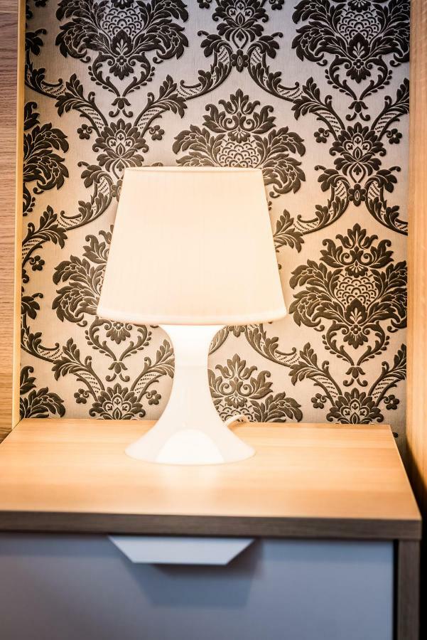Apartament B&F Garbary Poznań Business&Family - Parking Zewnętrze zdjęcie