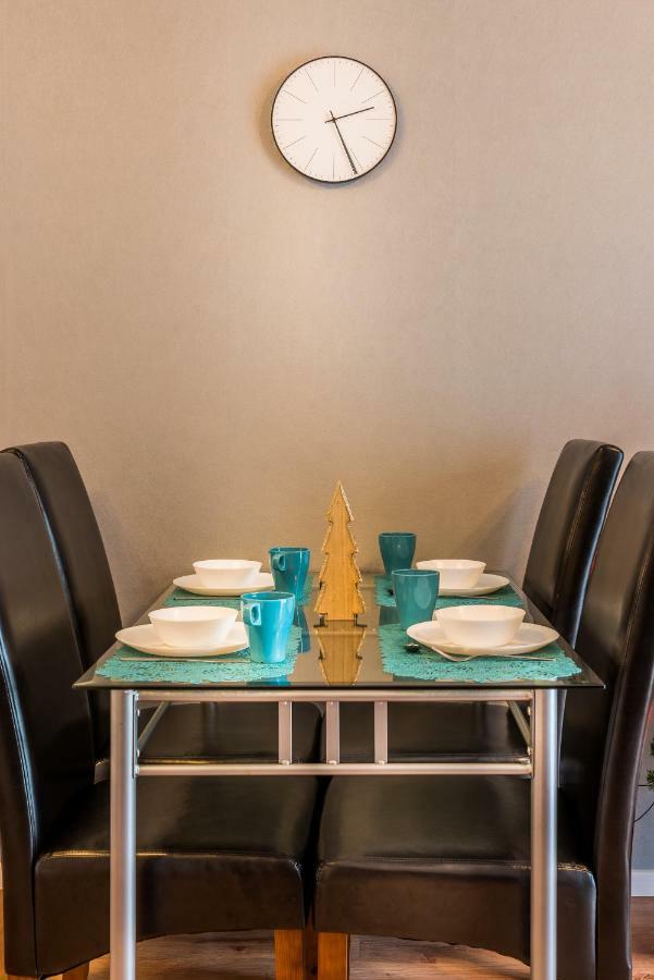 Apartament B&F Garbary Poznań Business&Family - Parking Zewnętrze zdjęcie