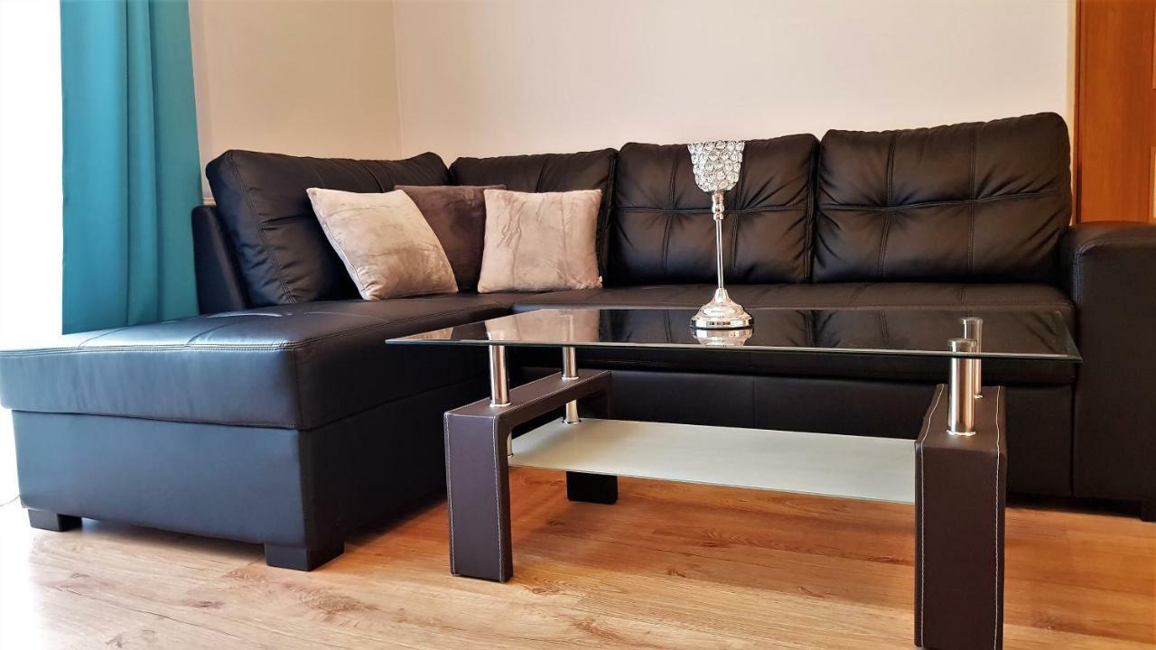 Apartament B&F Garbary Poznań Business&Family - Parking Zewnętrze zdjęcie